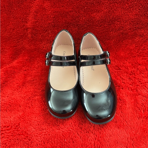 Toddler girl patent leather Mary Jane’s - Picture 5 of 6